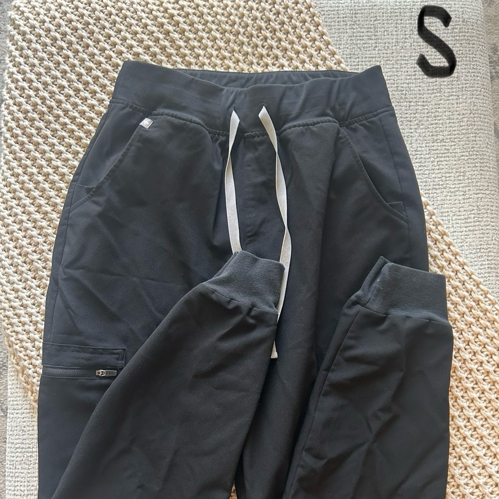 Women’s figs scrub pants joggers